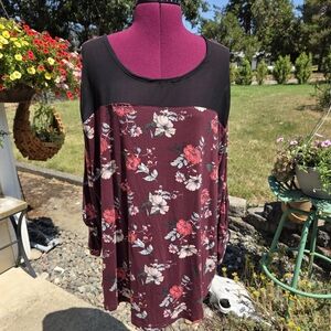 Justify Black and Burgandy 3/4 Sleeve Boxy Blouse. FFCP
